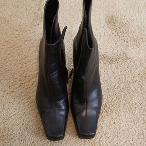 Guess boots